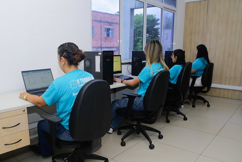 Postos no São Geraldo e na Cidade de Deus atendem das 8h às 14h; candidatos devem levar documentos originais e comprovante de vacinação.